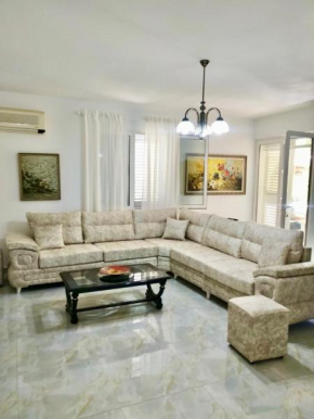 Golem Beach Apartment with Enchanting Garden